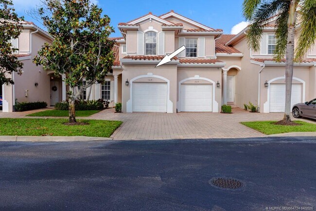 Building Photo - 2371 SW Carriage Hill Terrace