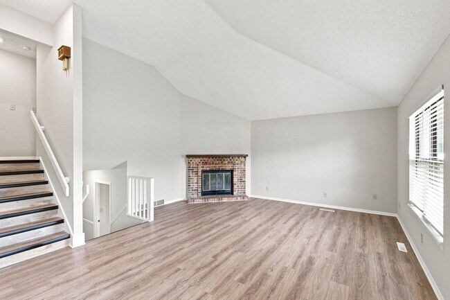 Building Photo - NEW 1720-1722-1724-1726 N Chapman Lane