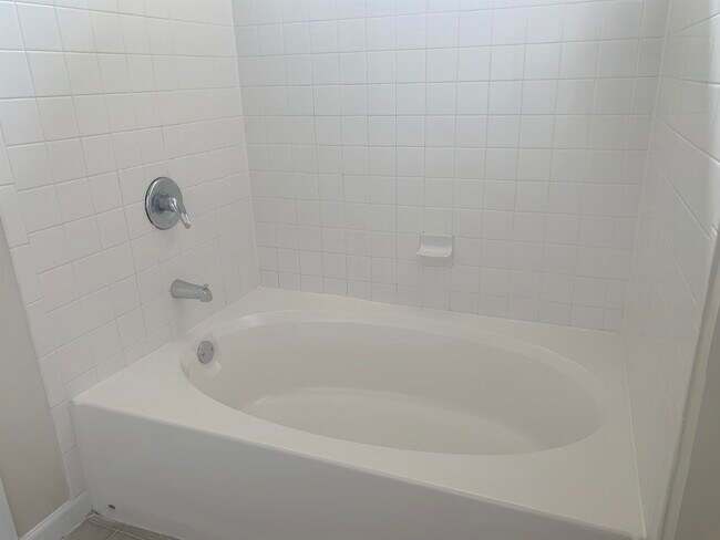 Building Photo - 2005 Mariposa Vista Ln