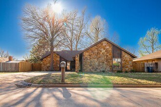 Building Photo - 3 Bed 1.5 Bath in Carl Albert School District