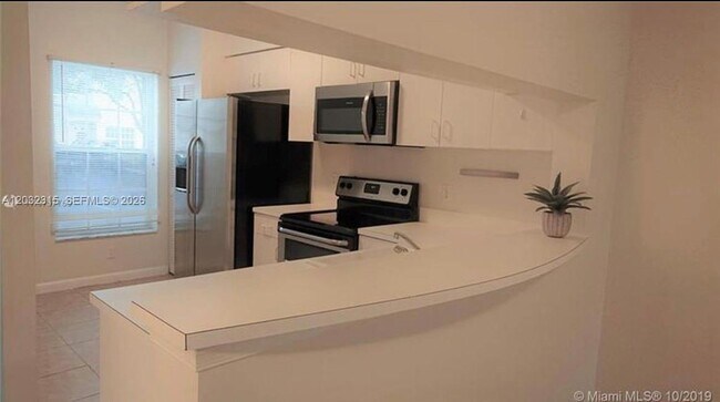 Building Photo - 1 Simonton Cir