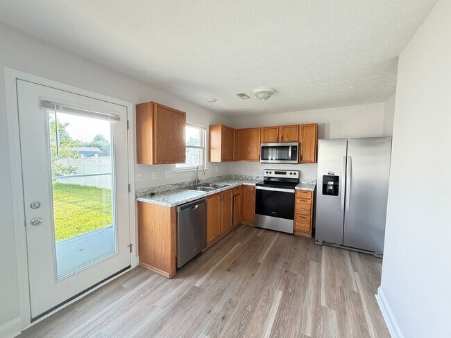 Building Photo - 6611 Hunters Creek Blvd