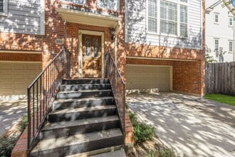 Building Photo - 205 Dennis St