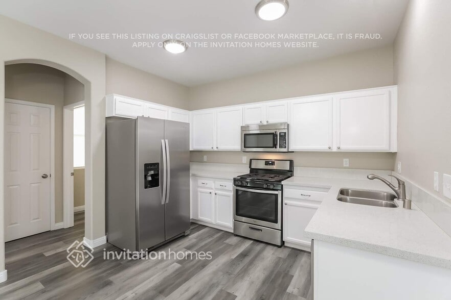 Building Photo - 5035 Midnight Oil Dr