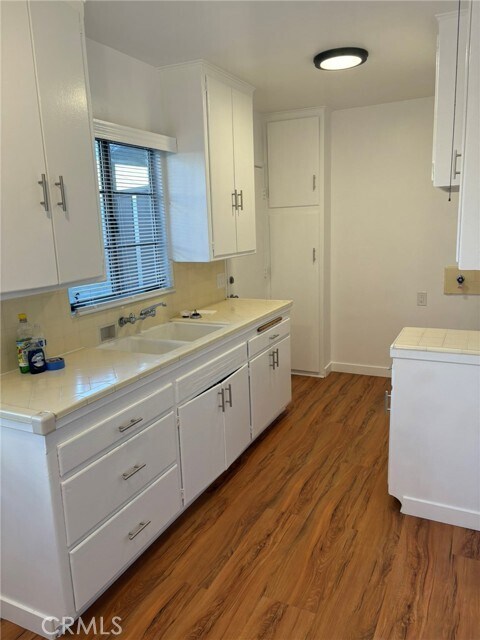 Building Photo - 1412 Benito Ave