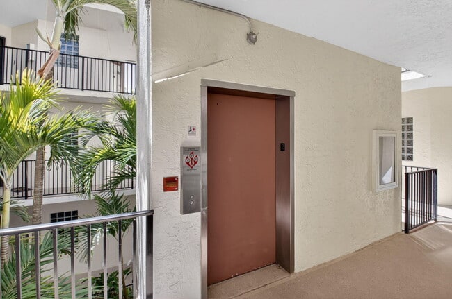 Building Photo - 5155 Europa Dr
