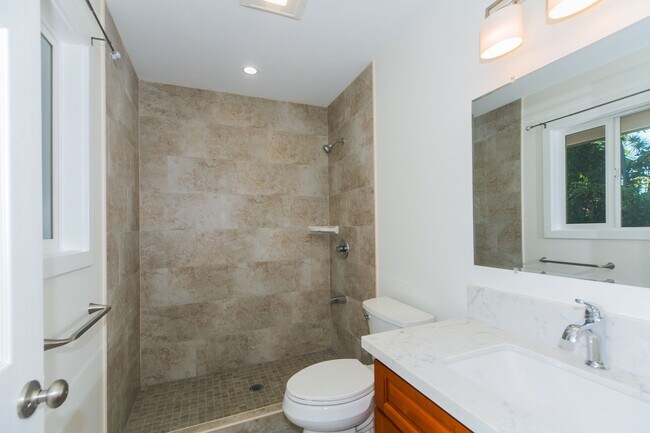 Building Photo - Newly built 2 bedroom 2 full bath full size kitchen + living area detached SFH Aiea Heights