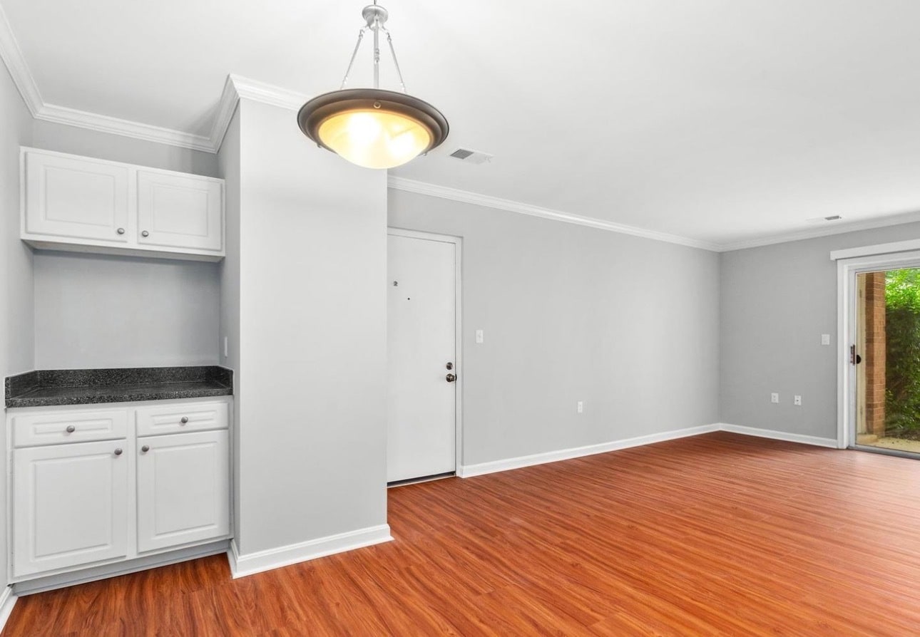 Building Photo - 18334 Streamside Dr