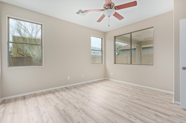Building Photo - 3727 W Memorial Dr