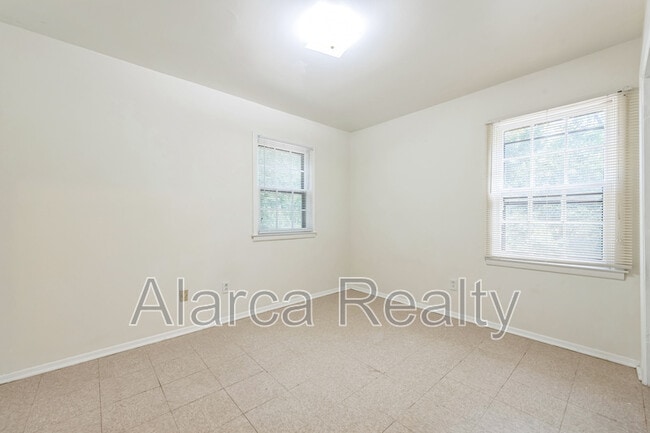 Building Photo - 7024 Milport Pl