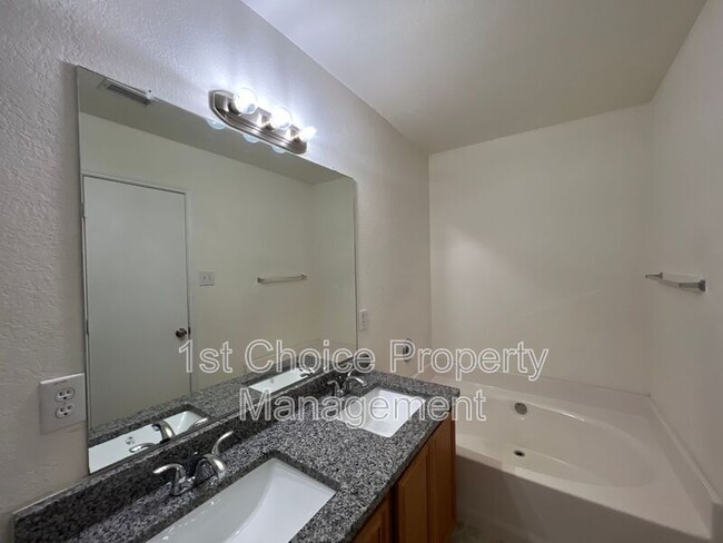 Building Photo - 5432 Beaver Ridge Dr