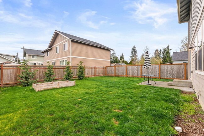 Building Photo - Modern 4-Bed Tacoma Home | Energy Efficien...