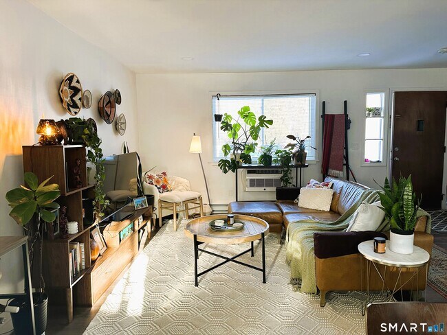 Building Photo - 18 Harry Brook Village