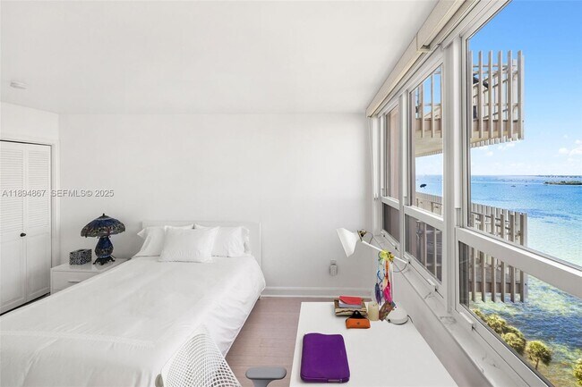 Building Photo - 1 Grove Isle Dr