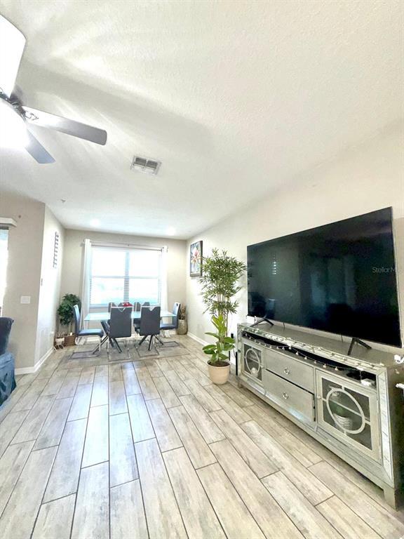 Building Photo - 204 Rustic Loop