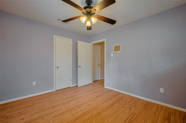 Building Photo - 7906 Braesview Ln