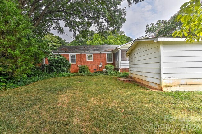 Building Photo - 420 Seneca Pl