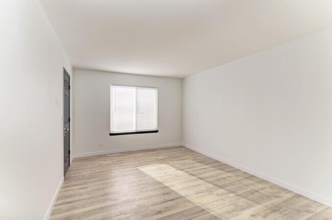 Building Photo - 5610 Heartland Ct