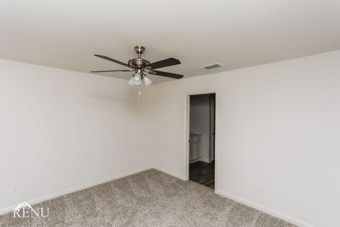 Building Photo - 140 Holster Holw Rd