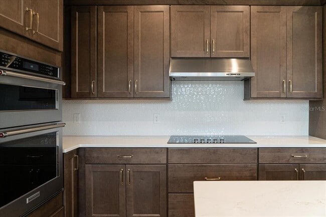 Building Photo - 1895 Pinecliff Dr