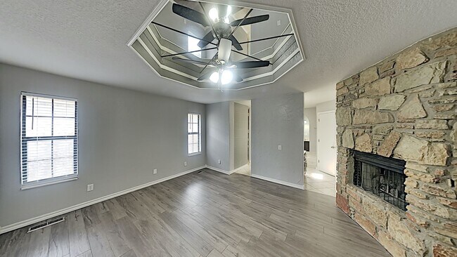 Building Photo - 3 Bedroom 2 Bath Home Conveniently Located in Moore