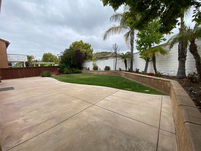Building Photo - Temecula 4 Bedroom + Loft & Office Available in July