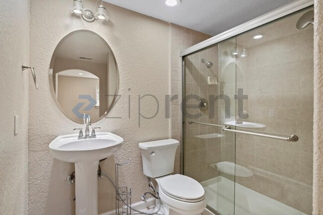 Building Photo - 2472 Camino de Jugar