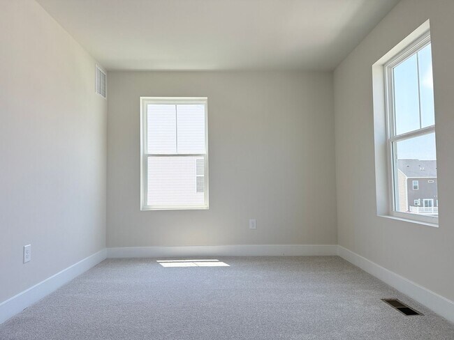 Building Photo - 29860 Bankert Dr