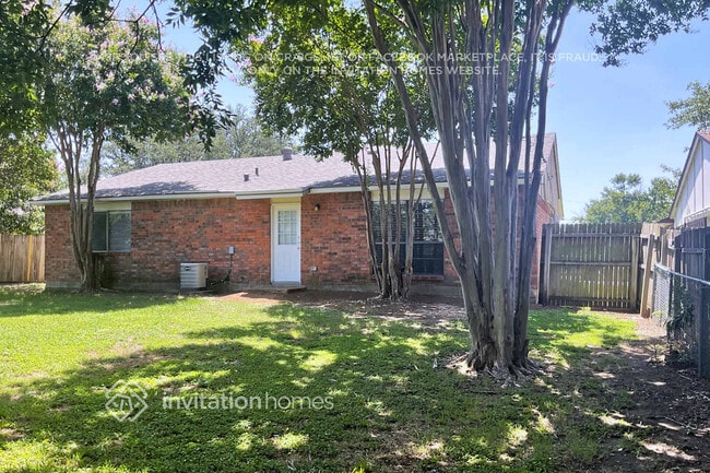 Building Photo - 7425 Tunbridge Dr