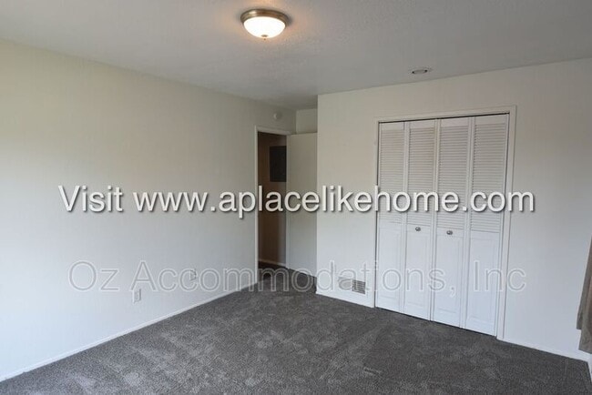 Building Photo - 1428 NW 64th Terrace