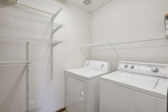 Building Photo - 15024 Farnham Ave N