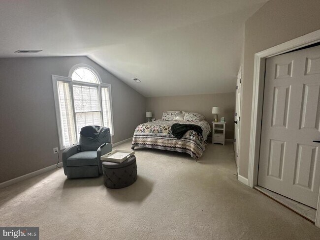 Building Photo - 306 Pure Spring Crescent