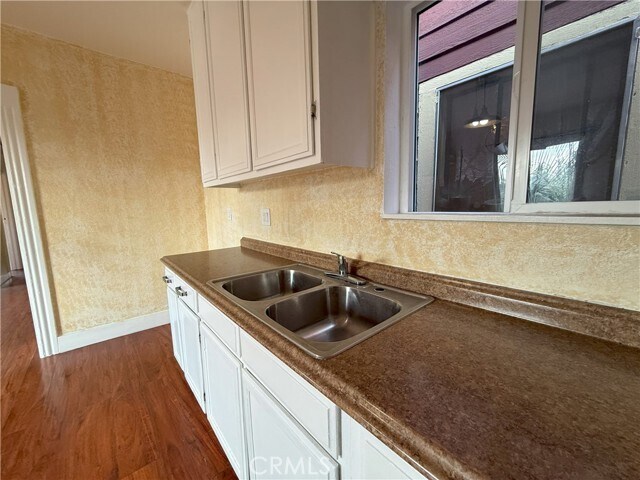Building Photo - 1946 S New England St