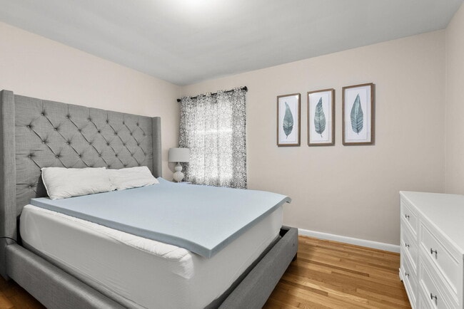 Building Photo - 131 Greenbriar Rd