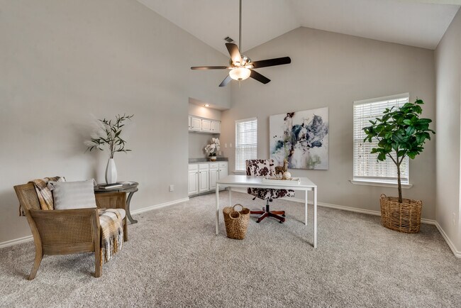 Building Photo - 4231 Crestedge Dr