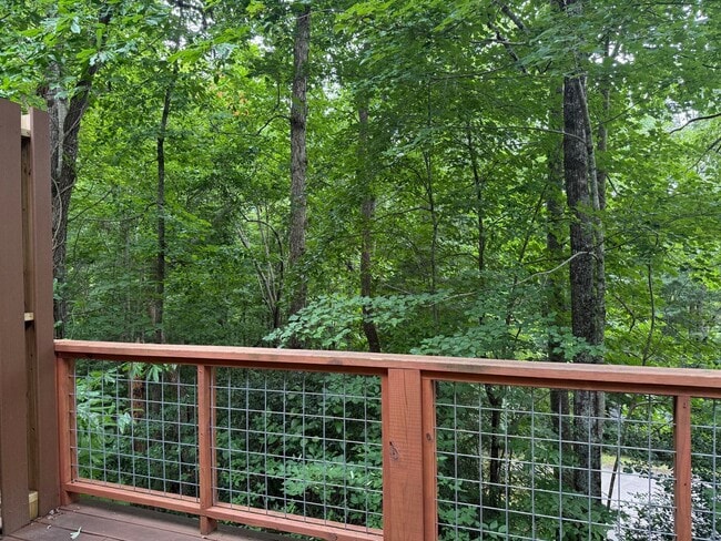 Building Photo - 17A Tree Canopy Ln