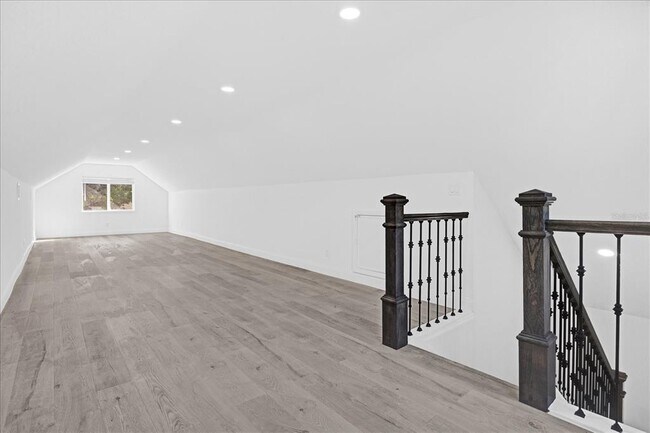 Building Photo - 600 N Lakewood Ave