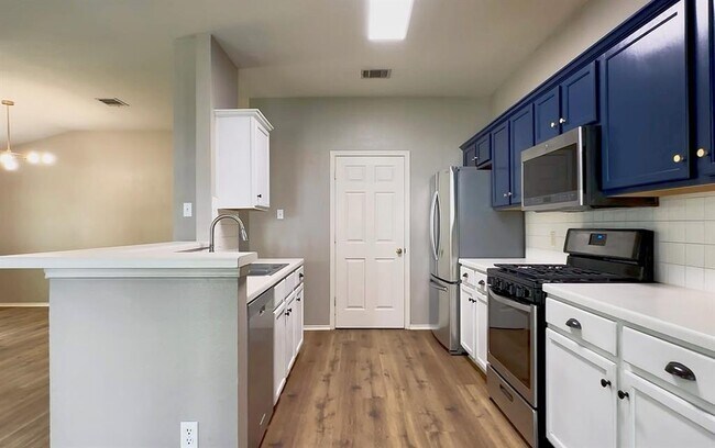 Building Photo - 906 Mammoth Ct