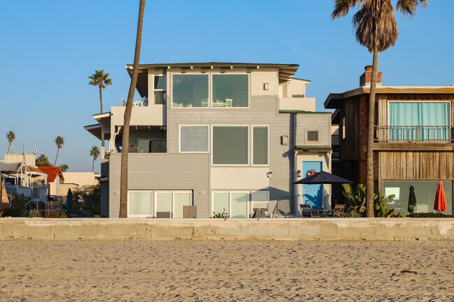 Building Photo - 2949 Ocean Front Walk