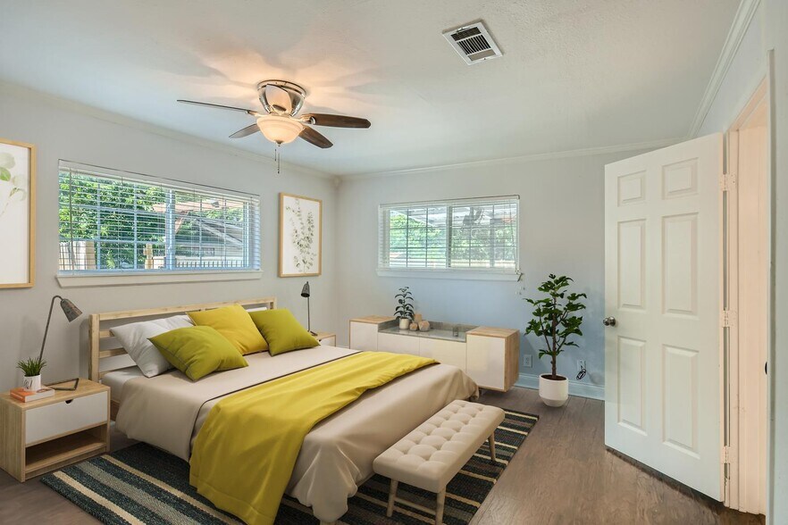 Building Photo - Bright Stevens Park home minutes from Bishop Arts & Trinity Groves