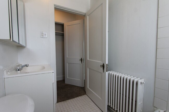Building Photo - 7118 Germantown Ave