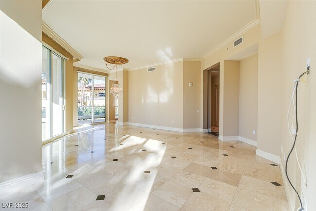 Building Photo - 2857 Paradise Rd