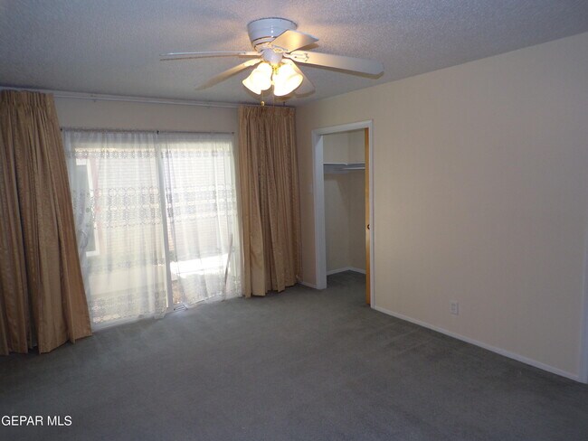 Building Photo - 4820 Louisiana St