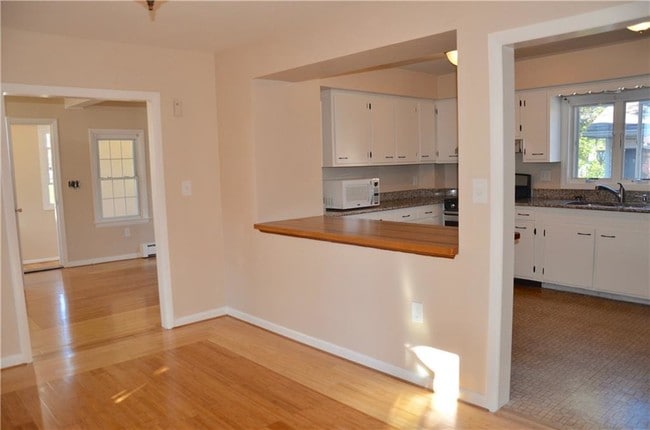 Building Photo - 15 Halsey St