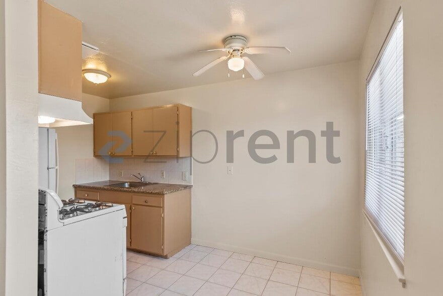 Building Photo - 7630 Lockwood St