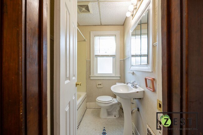 Building Photo - 12 Perrin St