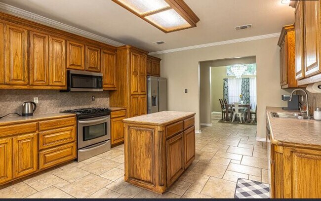 Building Photo - Executive Home for Rent 7 Acres with Resort Style Amenities