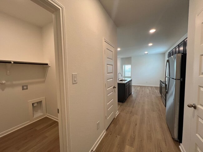 Building Photo - Beautiful 4/2.5 home in Hannah Heights