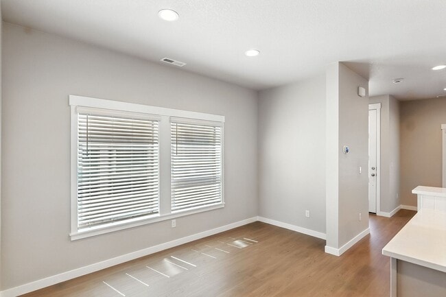 Building Photo - Brand New Townhome in Pleasant Valley Vill...