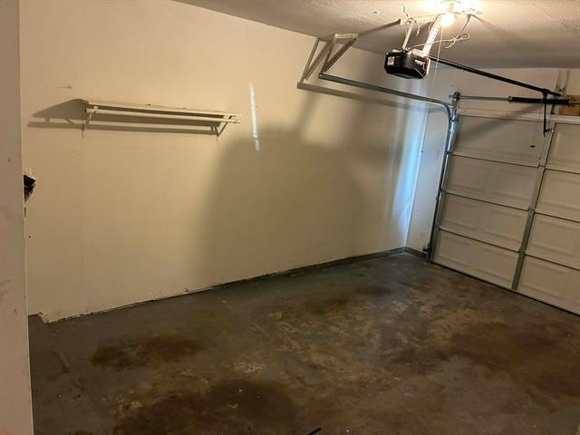 Building Photo - 610 S Rike St